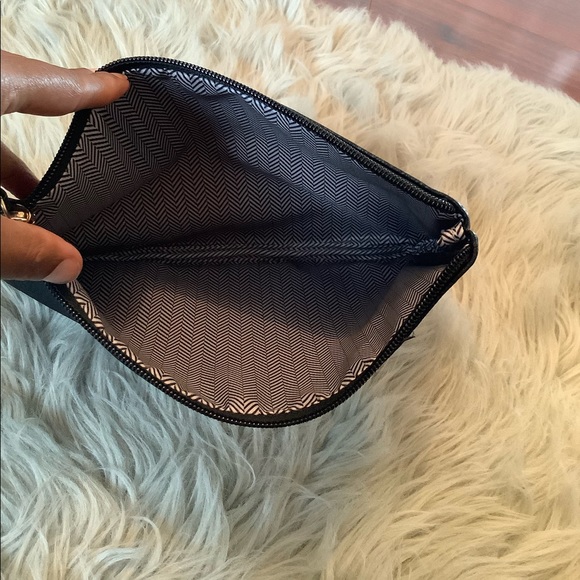 Purse - Picture 3 of 3